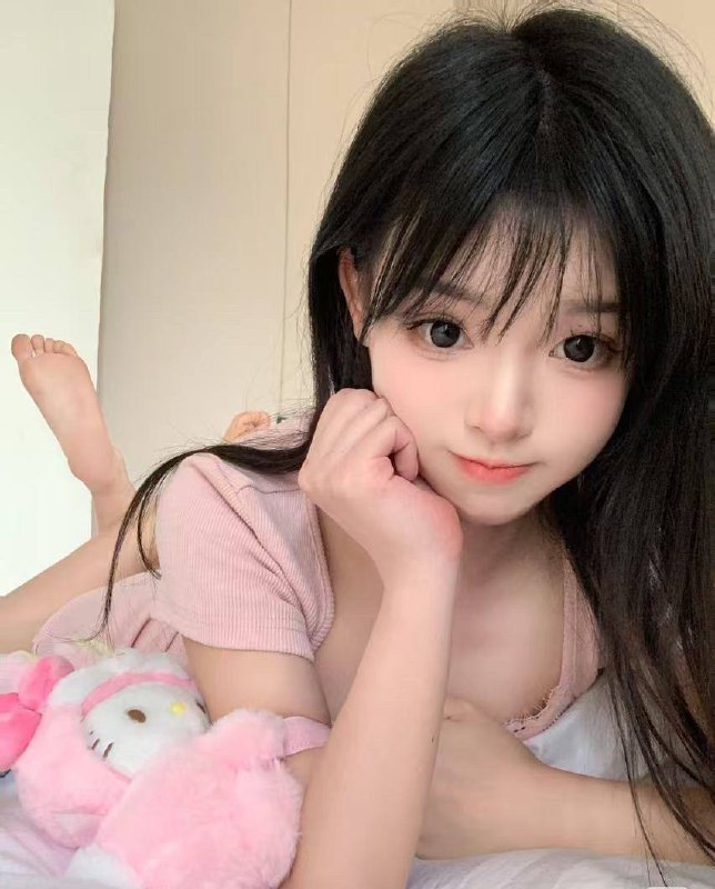 米豆儿#中大身高：170cm体重：48kg胸围：C年龄19职业：学生特长：肤白、学生兼职服务：kiss、共浴、裸吹、调情、胸推、➕米无套