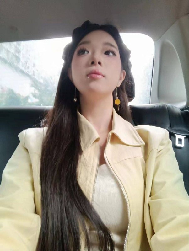 艺名：爱迪（白虎）#中大身高：172cm体重：48kg胸围：天然D年龄：18特点：白虎、皮肤雪白、高挑气质服务：舌吻、kiss、69、360日式旋转吹箫、共浴、水中吹箫、情趣制服丝袜诱惑、鸳鸯浴。皮肤雪白、白虎、无纹身。