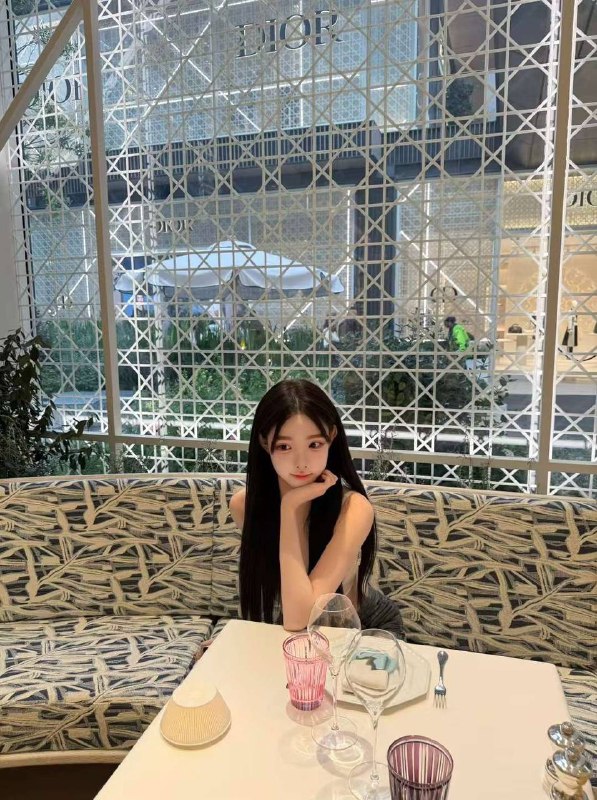 CD20新人下氵174！年龄02• Height净身高174• Bust胸围：c+• Occupation职业：传媒大学学生• Hobby兴趣/弹琴/旅游/跳舞• 特长  气质优雅  天真无邪的脸筷子🥢腿 风骚无比身材完美 完美腰臀比礼貌有素质  配合度百分百 胜任各种知势❤️人首次下水  紧致水多  CHU女体感（必定让您流连忘返  久久难忘