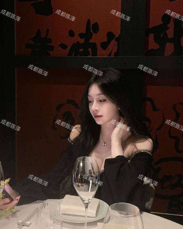 CD18成都陈泽🏠极品一字马御姐成都168D一字马 短期兼职height: 168cup: 75D+hobby: 健身高素质性格好温柔甜美 无风尘味无纹身软萌女友百分百纯天然蜜臀.