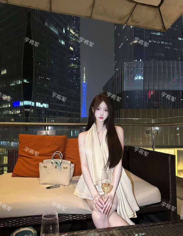 CD12成都宇将军伊伊💕舞蹈生新人168d 照骗自己走路可纯可御 可甜可盐身材比例完美 皮肤雪白柔软