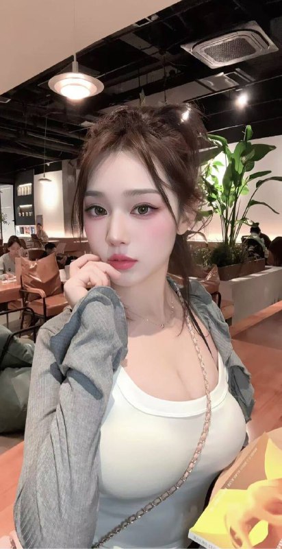 CD7💃🏻圈外兼职⭕️骚欲天花板•🌸年龄     99年•🌸体重     45kg•🌸身高     165cm•🌸🐻C➕纯天然•🌸兴趣爱好：健身  游泳  羽毛球 爬山 舞蹈•🌸身材比例完美 前凸后翘 无赘肉  水蛇腰•🌸敏感体质会娇喘   主动配合榨汁机•🌸性格温柔 态度端正 无不良嗜好.