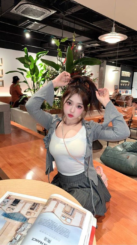 CD7💃🏻圈外兼职⭕️骚欲天花板•🌸年龄     99年•🌸体重     45kg•🌸身高     165cm•🌸🐻C➕纯天然•🌸兴趣爱好：健身  游泳  羽毛球 爬山 舞蹈•🌸身材比例完美 前凸后翘 无赘肉  水蛇腰•🌸敏感体质会娇喘   主动配合榨汁机•🌸性格温柔 态度端正 无不良嗜好.