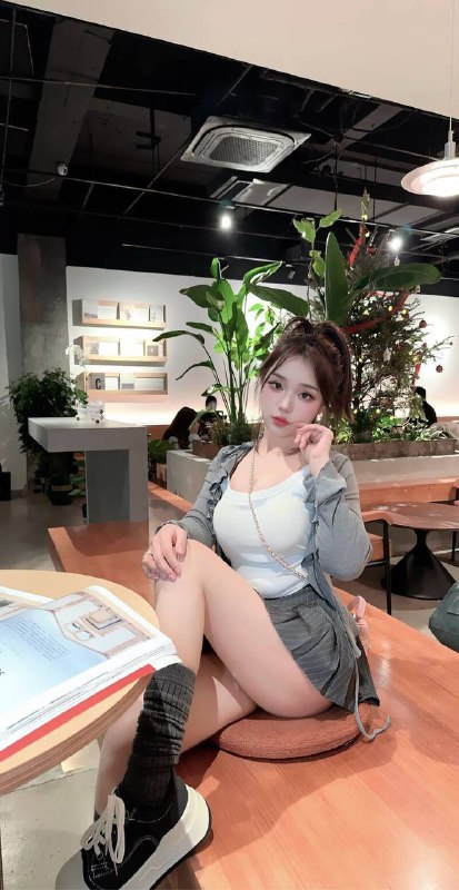 CD7💃🏻圈外兼职⭕️骚欲天花板•🌸年龄     99年•🌸体重     45kg•🌸身高     165cm•🌸🐻C➕纯天然•🌸兴趣爱好：健身  游泳  羽毛球 爬山 舞蹈•🌸身材比例完美 前凸后翘 无赘肉  水蛇腰•🌸敏感体质会娇喘   主动配合榨汁机•🌸性格温柔 态度端正 无不良嗜好.