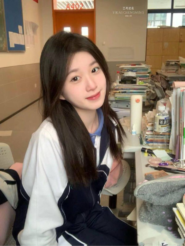 CD16-1成都兰博基尼🐆学生首次下水 168C 皮肤白皙 清纯可人 三点粉 真实04年 可看证 刚破处🉑69👅🦟