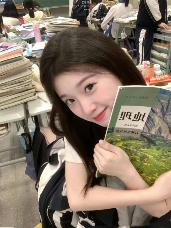 CD16-1成都兰博基尼🐆学生首次下水 168C 皮肤白皙 清纯可人 三点粉 真实04年 可看证 刚破处🉑69👅🦟