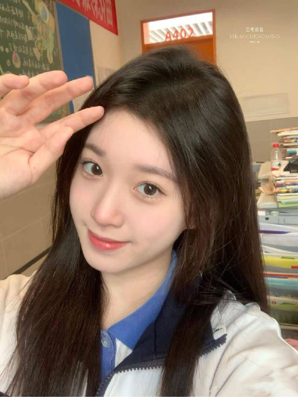 CD16-1成都兰博基尼🐆学生首次下水 168C 皮肤白皙 清纯可人 三点粉 真实04年 可看证 刚破处🉑69👅🦟