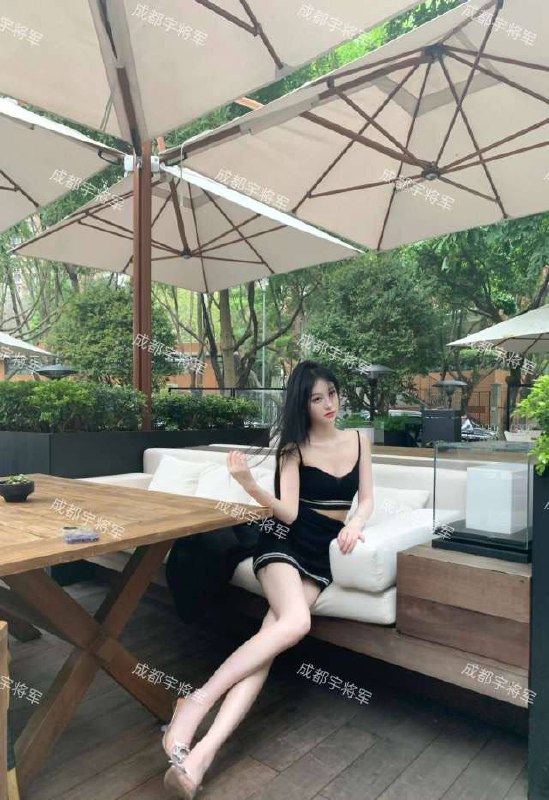 CD12纯天然 0整 四川川美 短暂留成都 纯兼职168 C  03年全身肤白 无纹身 态度好 魔鬼身材