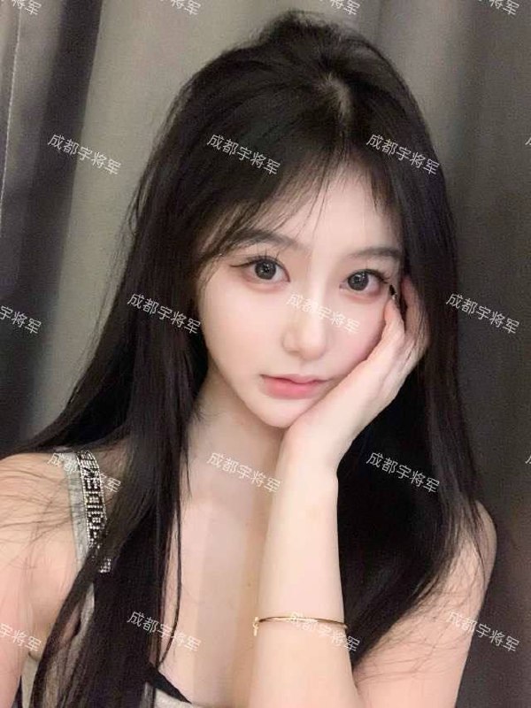 CD12纯天然 0整 四川川美 短暂留成都 纯兼职168 C  03年全身肤白 无纹身 态度好 魔鬼身材