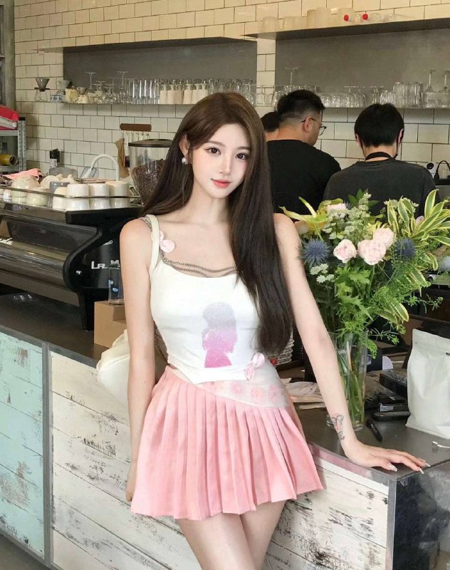 CD9成都 170 心心high：170 气质小纯御雪白丝滑-零毛孔，健身达人标准身材，🐻型完美挺拔气质优雅，衣品谈吐佳，高学历，纯兼职