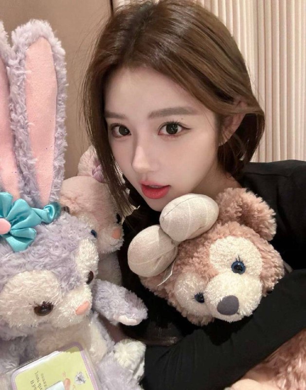 CD9成都 170 心心high：170 气质小纯御雪白丝滑-零毛孔，健身达人标准身材，🐻型完美挺拔气质优雅，衣品谈吐佳，高学历，纯兼职