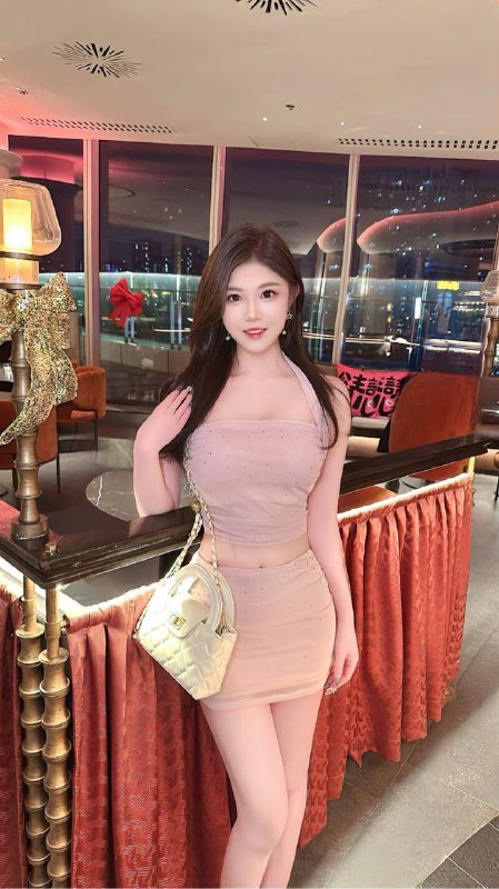 CD6成都莹莹性感大长腿171🐻D·Bust 胸围：D·Weight 体重：47kgfw极认真 不事不催 极好调教气质甜美   又纯又欲你的贴心初恋女友，甜甜的恋爱味，碧玺0退