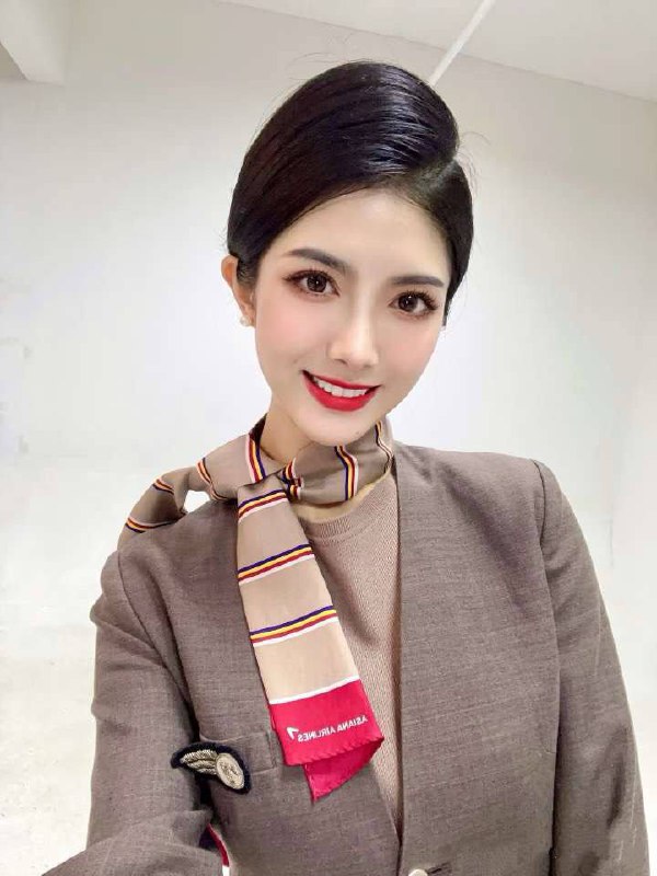 CD8成都南航在飞空姐职业：空姐乘务长身高:  178体重:  108年龄:  98胸围.: D毕业院校 :四川绵阳航空公司:海航航空参与节目：欧洲杯/冬奥会/超新星/多届选美大赛/非诚勿扰/天天向上全身纯天然  皮肤雪白有弹性  气质典雅常年健身完美身材  天鹅颈T型肩 翘臀 前凸后翘高素质  高涵养—-——-——-——-—