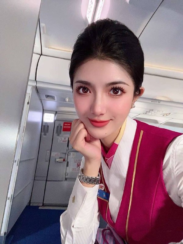 CD8成都南航在飞空姐职业：空姐乘务长身高:  178体重:  108年龄:  98胸围.: D毕业院校 :四川绵阳航空公司:海航航空参与节目：欧洲杯/冬奥会/超新星/多届选美大赛/非诚勿扰/天天向上全身纯天然  皮肤雪白有弹性  气质典雅常年健身完美身材  天鹅颈T型肩 翘臀 前凸后翘高素质  高涵养—-——-——-——-—