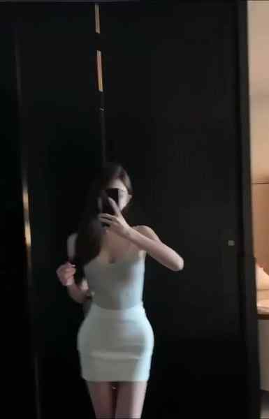 小爱-甜美可人-性感撩人