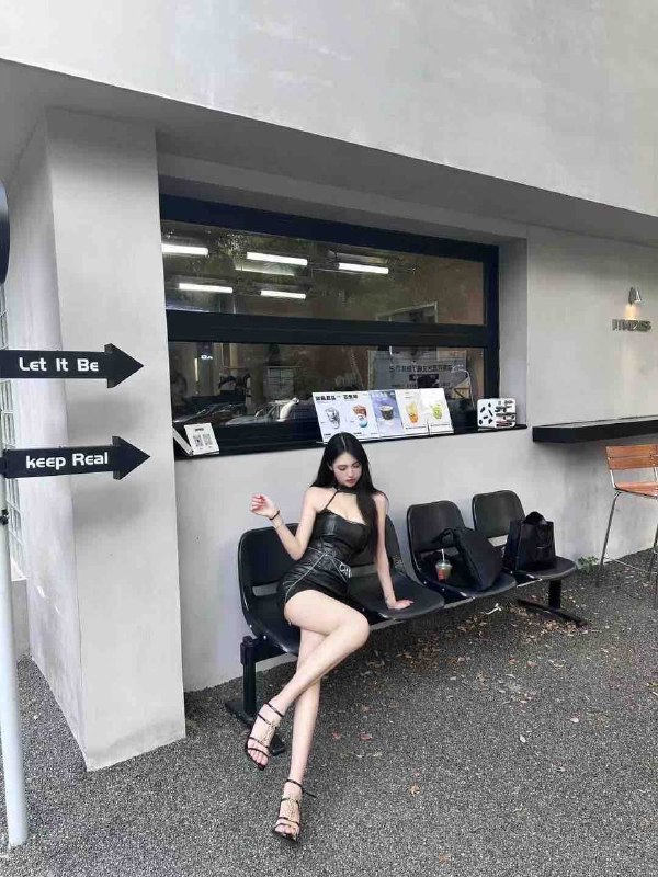 网红模特，短暂停留