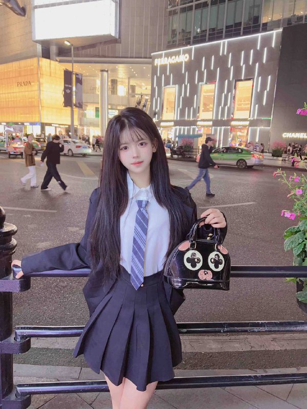 06年冰冰 白小纯 一身雪白🈚️纹身（只外出）