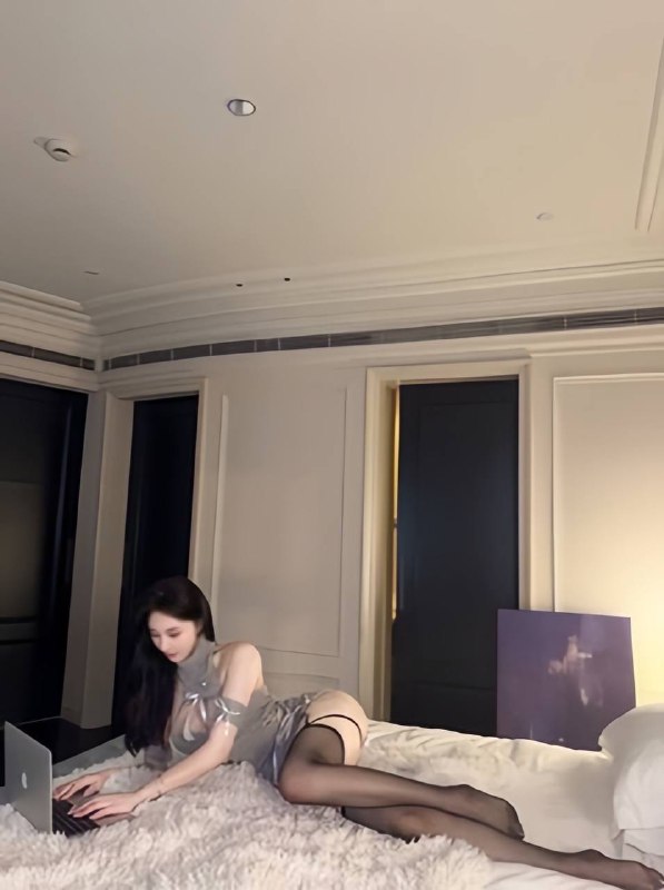 书书🏠03       年清纯漂亮温柔   给你初恋般感觉.，性感妩媚温柔集一身，非常耐心有素质水蛇腰，筷子腿！