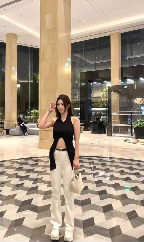 书书🏠成都兼职模特：可可 身高173🐻大D➕身材一级棒S腰 漂亮听话态度好性格开朗懂配合 服务态度一流后附生活照生活自拍资料本人 放心推荐！！！