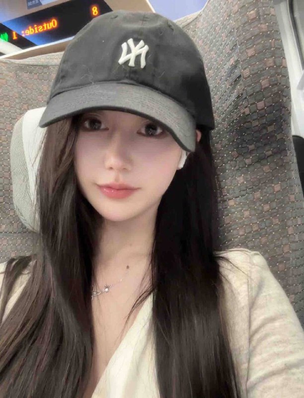 书书🏠“一见钟情是灵魂认出了对方”身高：165体重：𝟒6 𝐤𝐠年龄:   20岁罩杯:   C 𝐜𝐮𝐩知书达理  肯定讓妳對这次约会流连忘返♡情商智商高 听话懂事