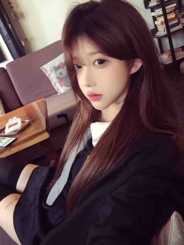 书书🏠二次元美少女 日系初恋高中生反差乖乖女  皮肤雪白3点粉嫩身高166cm体重90斤🐻36C  06年家有jk 女仆 黑丝白丝🉑️舌吻🉑️69