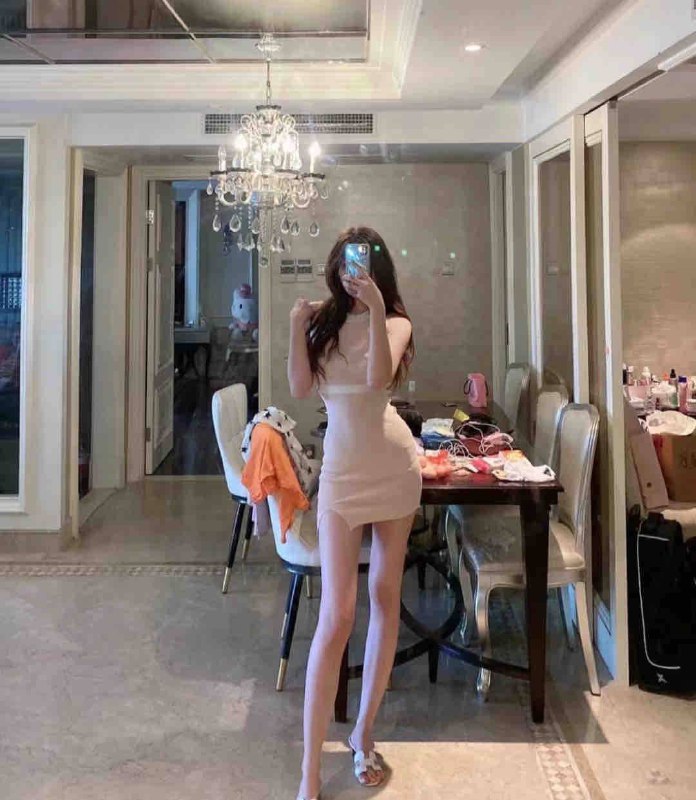 成都极品新人  书书独🏠🈚️盯• 175。D。年龄02年•皮肤白皙  温柔如水嗲声嗲气• 圈外兼职 积极配合超级五星好评支持各种验证