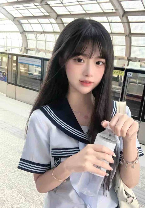 成都刘诗诗➕在读学生 白幼瘦 软萌可爱 可jk 可cos 可双马尾 无纹身 不抽烟 167C 真人真照 禁冒