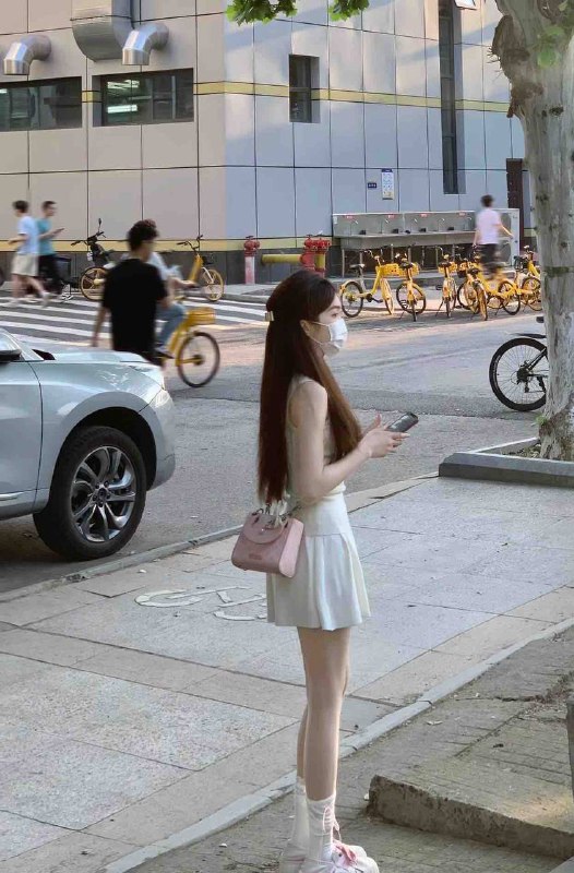 布丁🍮05少女清纯水灵 五官灵动 神似小精灵 皮肤光滑白嫩 性格活泼可爱 古灵精怪 170 d