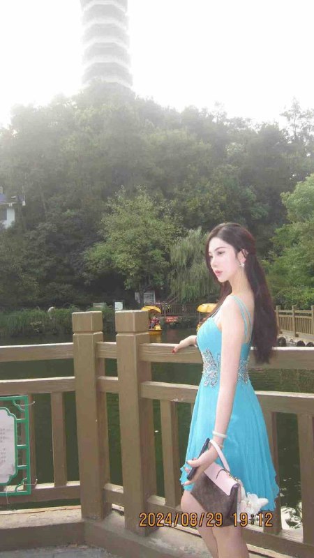 首开中韩混血180G全能骚蜜女神前凸后翘肤白貌美 细腰腿长三点粉馒头b超大蜜桃翘臀 可以SM管事3P无所不能0黄单0差评客户满意率百分百———————☎️花哥客服：@AnnaGJ168