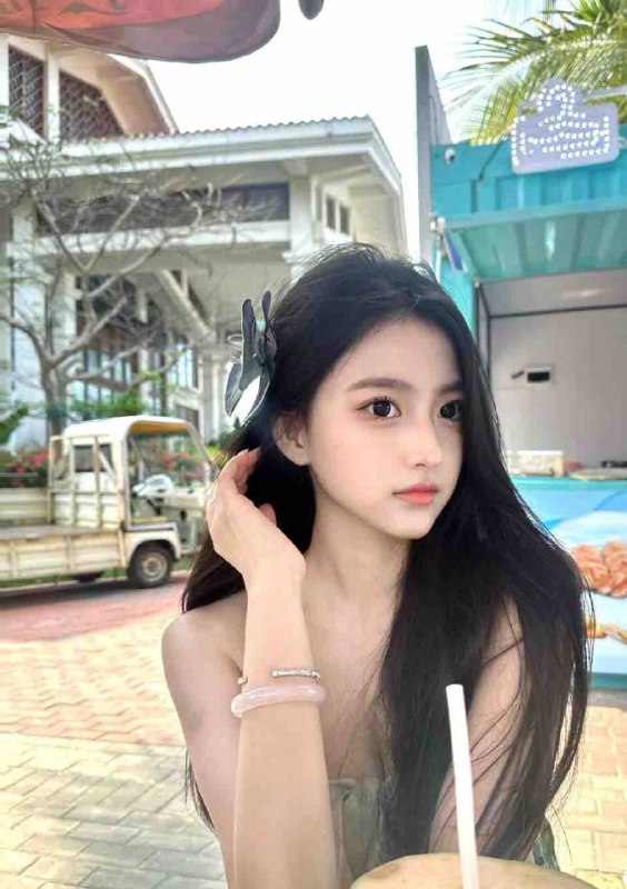 布丁🍮05少女清纯水灵 五官灵动 神似小精灵 皮肤光滑白嫩 性格活泼可爱 古灵精怪 170 d