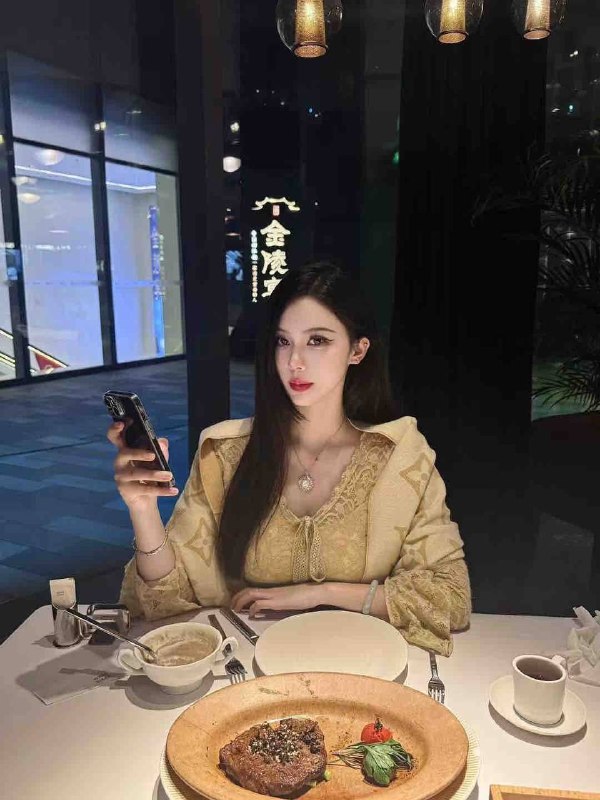 首开中韩混血180G全能骚蜜女神前凸后翘肤白貌美 细腰腿长三点粉馒头b超大蜜桃翘臀 可以SM管事3P无所不能0黄单0差评客户满意率百分百———————☎️花哥客服：@AnnaGJ168