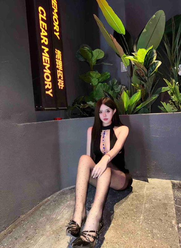 忧伤🏠武侯03 168 D极品御姐•In：成都•Age年龄：03•Height净身高：168•Bust胸围：D•Occupation职业：小提琴真实三点粉•爱好：阅读、绘画、小提琴、旅行、竞技等•特长①： 青春的body1. 巨巨巨修长匀称的筷子🥢腿2. 雪白紧致细滑的皮肤3. 高耸坚挺的大🐻青春无敌4. 紧致弹性的欧美蜜汁翘🍑囤•特长②：有趣的灵魂1. 兴趣爱好广泛2. 生活简单有趣3. 热爱生活且有态度4.可69 蛇纹 不接醉酒k