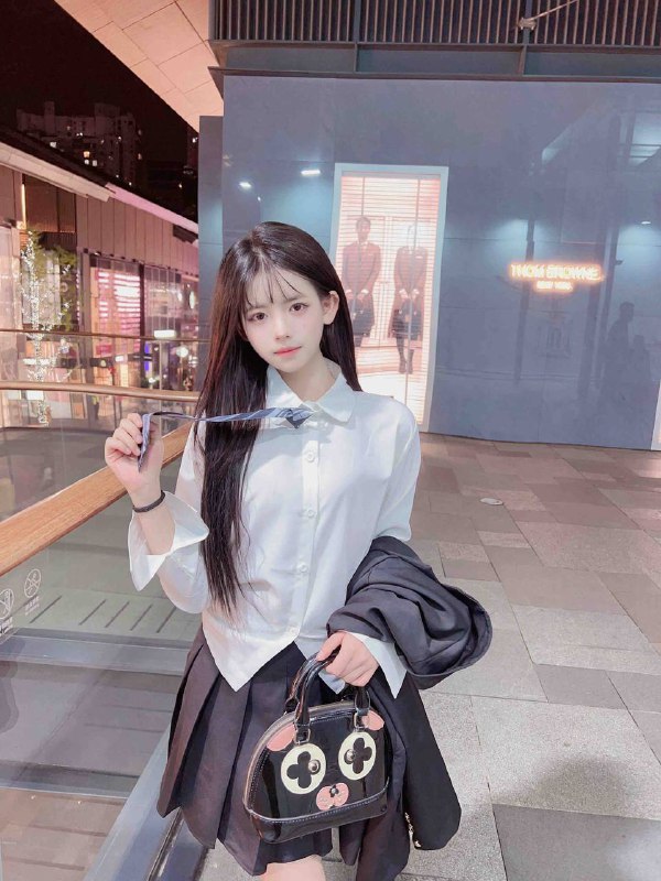 06年冰冰 白小纯 一身雪白🈚️纹身