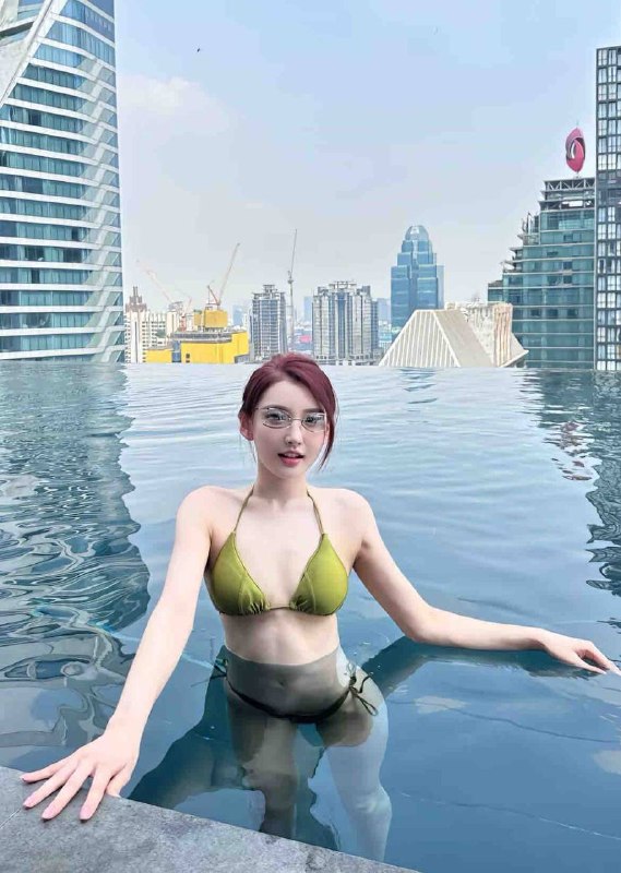 极品❤️人兼职性感纯欲 打扮洋气 前凸后翘 A4小蛮腰🍑臀五官精致皮肤白皙无纹身 性格温柔情商高 配合度高 素质高🔥好不事• 𝐇𝐞𝐢𝐠𝐡𝐭身高/170 00年• 𝐖𝐞𝐢𝐠𝐡𝐭体重/ 98• 𝐁𝐮𝐬𝐭胸围/ D纯天然软呼呼 小乐