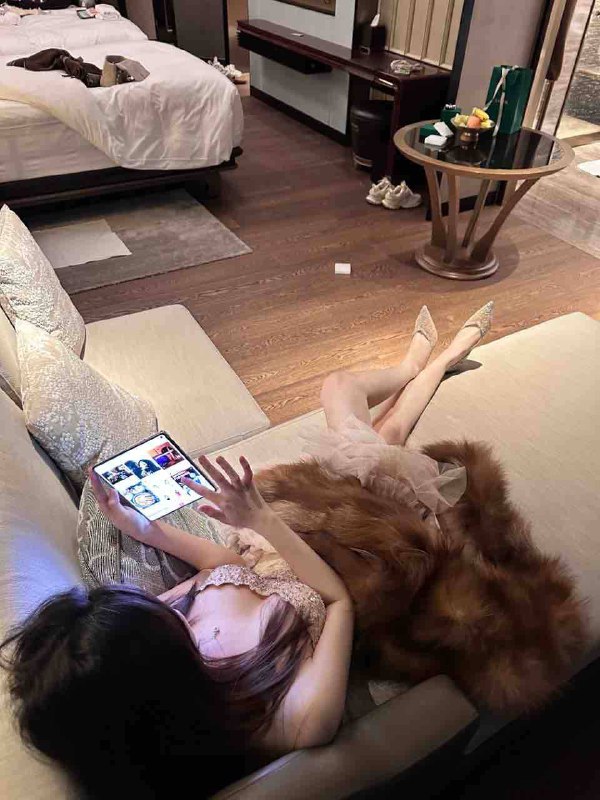 范思哲🏠真实网红范思哲🏠真实网红高颜值   皮肤细腻完美S曲线0整容     蜜桃臀🍑02年    172文静纯欲风情商高 气质好 谈吐佳配合度高  气质绝佳