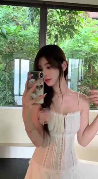 济南VELLE-白皙美腿-A4腰小哥哥