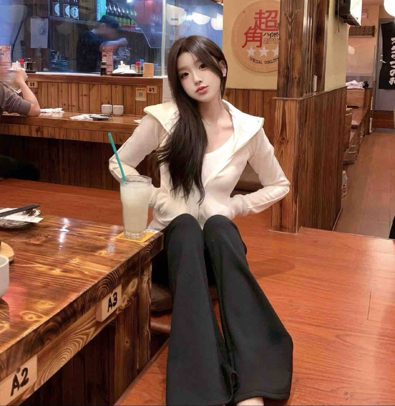 范思哲🏠在校学生🌟全身0整  纯天然🌟裸足171🌟🍑臀🌟胸围：E常年健身 漫画身材Hobby/画画 健身 瑜伽 普拉提 高尔夫⛳️给你难忘的邂逅体验  待客如初恋👍🏻超好的女友性格 服务素质谈吐高💦🌟强烈推荐👗交流大群：@AnnaGJ168