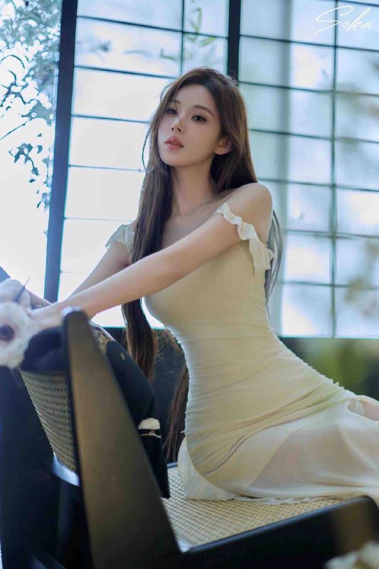 范思哲🏠极品圈外女友04年175D 小红书穿搭博主 青春自然脸无整清纯 气质 无整容  浙江人 声音甜美  皮肤雪白