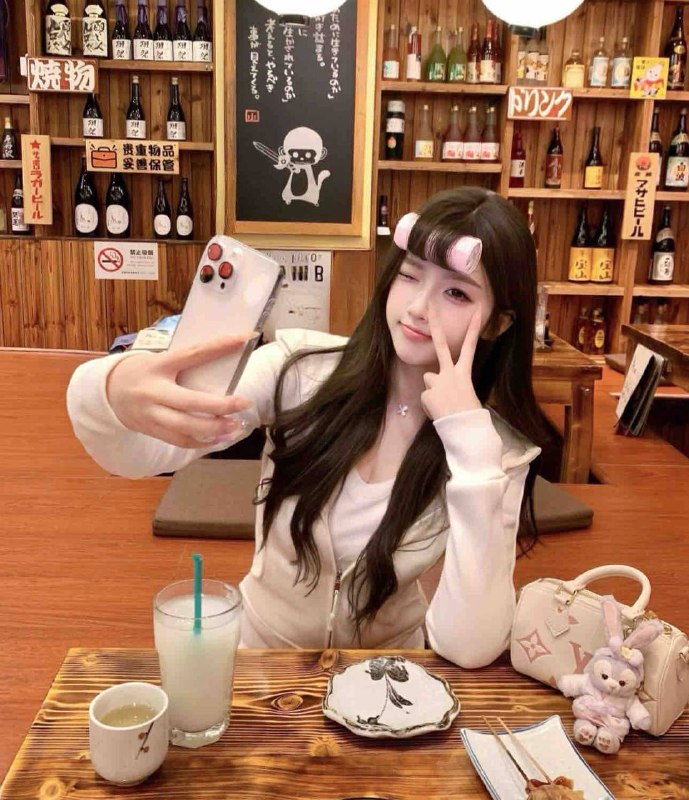 范思哲🏠在校学生🌟全身0整  纯天然🌟裸足171🌟🍑臀🌟胸围：E常年健身 漫画身材Hobby/画画 健身 瑜伽 普拉提 高尔夫⛳️给你难忘的邂逅体验  待客如初恋👍🏻超好的女友性格 服务素质谈吐高💦🌟强烈推荐👗交流大群：@AnnaGJ168