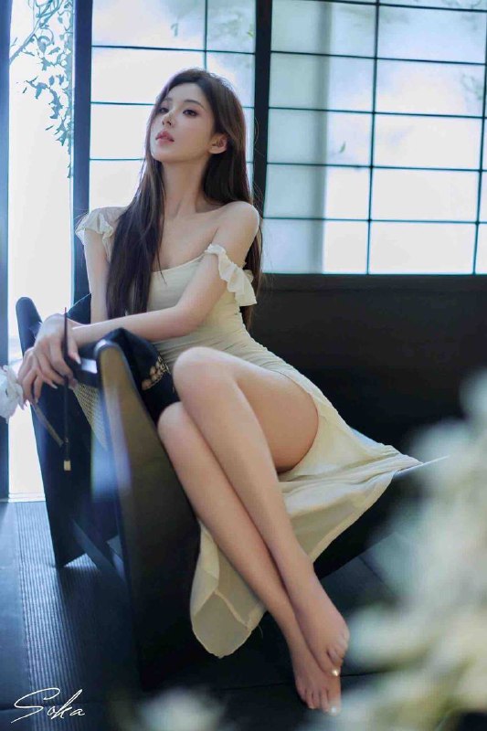 范思哲🏠极品圈外女友04年175D 小红书穿搭博主 青春自然脸无整清纯 气质 无整容  浙江人 声音甜美  皮肤雪白