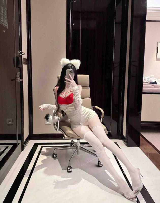 范思哲🏠在校学生🌟全身0整  纯天然🌟裸足171🌟🍑臀🌟胸围：E常年健身 漫画身材Hobby/画画 健身 瑜伽 普拉提 高尔夫⛳️给你难忘的邂逅体验  待客如初恋👍🏻超好的女友性格 服务素质谈吐高💦🌟强烈推荐👗交流大群：@AnnaGJ168