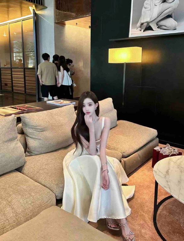 范思哲🏠172主播熙熙新人   02年172D  高学历签约主播，皮肤光滑，白皙，小细腰——————————☎️花哥客服：@AnnaGJ168🤖双向联系：@AnnaGJ168bot👗交流大群：@AnnaGJ168