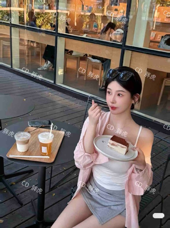 •Height身高168Weight体重/45Bust胸围/胸D •Age 年龄/02年🉑️🐍🉑️69🉑️双✈️无纹身💗不事不催 待课如男友💗清纯纯欲款 初恋女友感💗纯天然零整容 皮肤雪白干净💗乖巧听话 性格超好💗高情商 主打服务