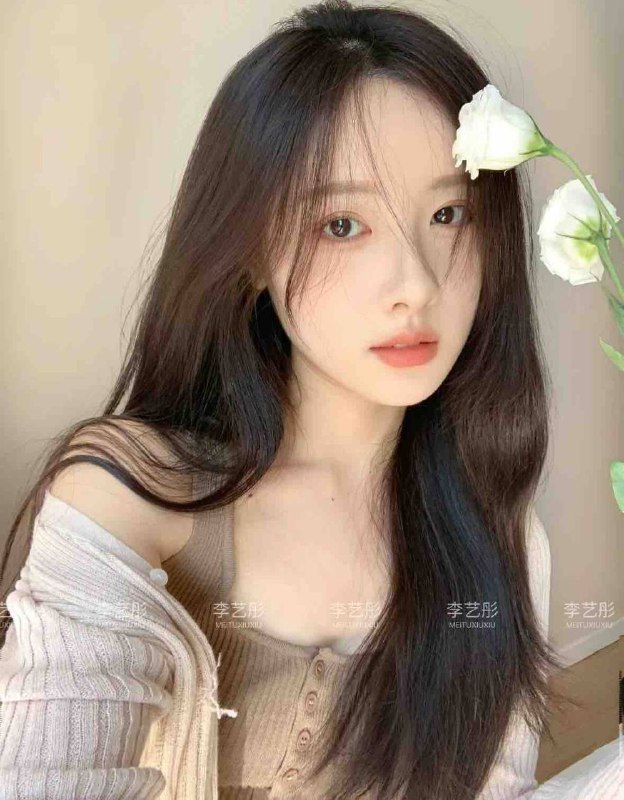 筷子腿 真实在校大学生成都·李艺彤🏠🎟刚刚破处体质敏感 痉挛高潮一触即发🎟未经世事 毫无风尘 单纯可爱🎟不催不事 超级配合 恋爱感觉🎟照片生活随拍 通体嫩白 本人更美