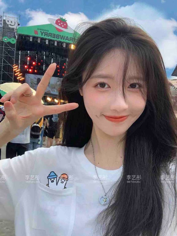 筷子腿 真实在校大学生成都·李艺彤🏠🎟刚刚破处体质敏感 痉挛高潮一触即发🎟未经世事 毫无风尘 单纯可爱🎟不催不事 超级配合 恋爱感觉🎟照片生活随拍 通体嫩白 本人更美