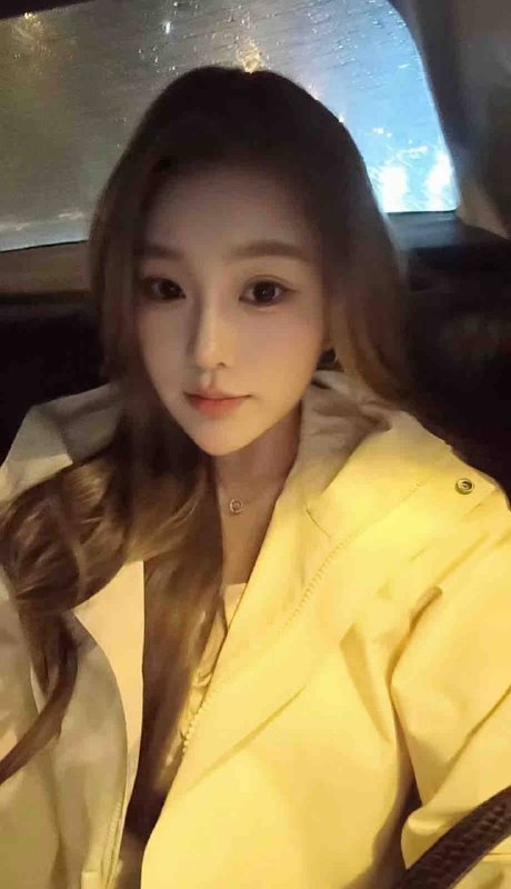 🏠升高168 体重45 凶C 06年清纯可爱 气质优雅 见课碧玺