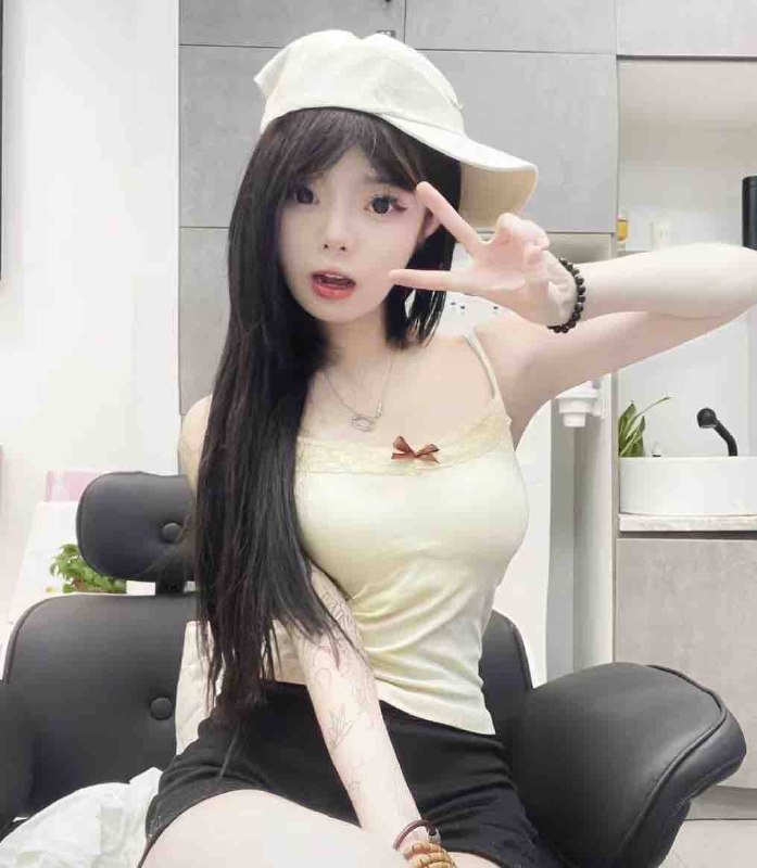 06 170 c 45kg 白小纯刚下水纯天然学生 可甜可御特点；皮肤超级嫩吹弹可破 声音好听↕️粉嫩 紧致💦超级多 性格温柔少女感十足只接待素质K 正常单🉑双🉑69🉑🐍🈲登记代开 ytwt