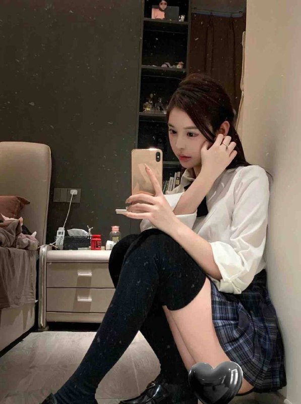 王楚然白小纯兼职05年   162可爱款胸围c