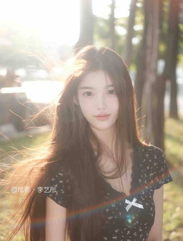 成都/艺术学院（兼职）169c真实02在读大学生李艺彤🏠高素質 肤白细腰 談吐優雅👛高級気質ホワイトカラー⛅⛅⛅⛅短期停留拍摄   颜值气质极佳