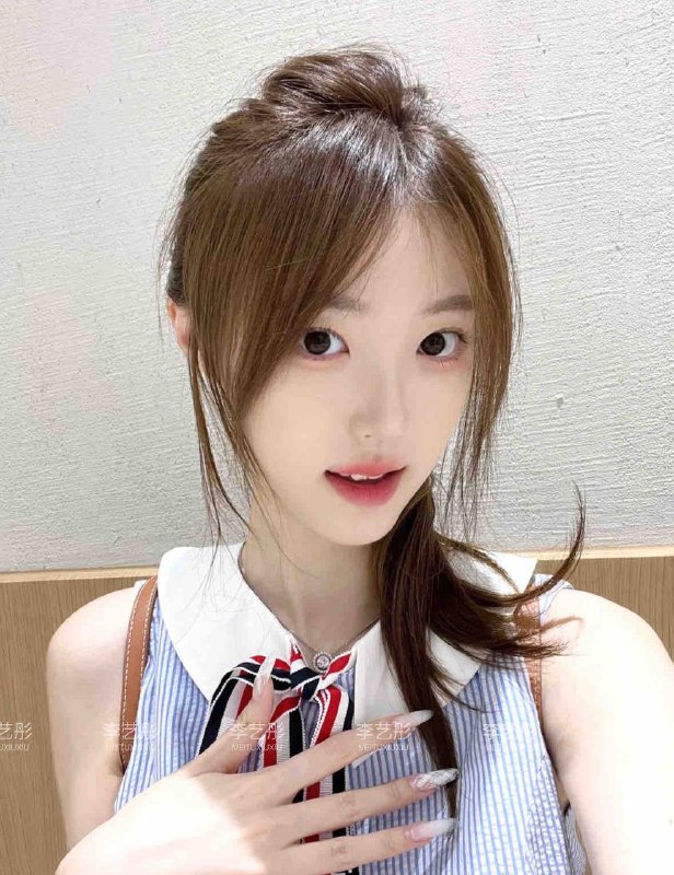 成都·最美甜妹（极致享受）✿ 在读学生  持证上岗✿ 五官精致  皮肤光滑  细腻❄️白✿ 服务极佳  敏感体质  配合度高✿↕️粉嫩    天然🈚️整  童颜巨乳✿ 古灵精怪  小巧玲珑  服务超👍年龄：02年净高:   172cm体重:   45kg罩杯:   天然D-cup 成都·李艺彤🏠🔅私处会吸会夹给予极致享受🔆